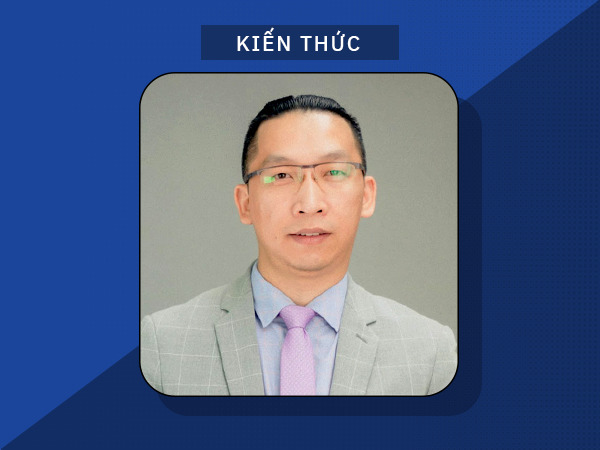 Người trực tiếp chế biến thực phẩm tại các cơ sở kinh doanh dịch vụ ăn uống﻿ không được phép làm điều gì trong quá trình chế biến thực phẩm?