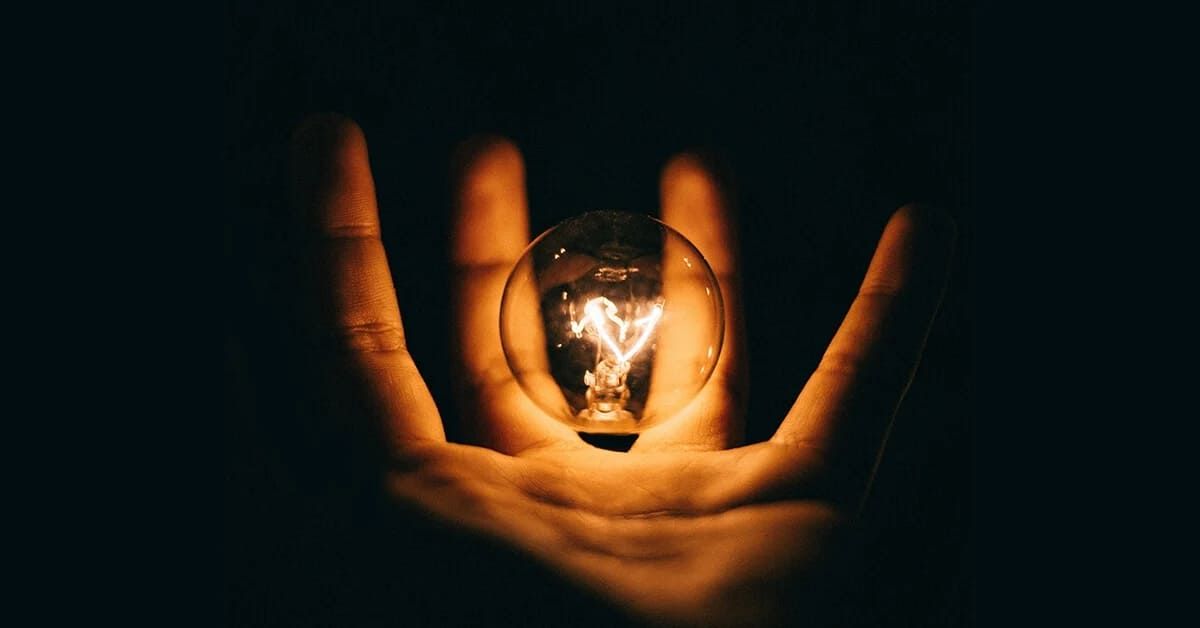Phân tích quy trình khám phá Insight qua 3 giai đoạn
