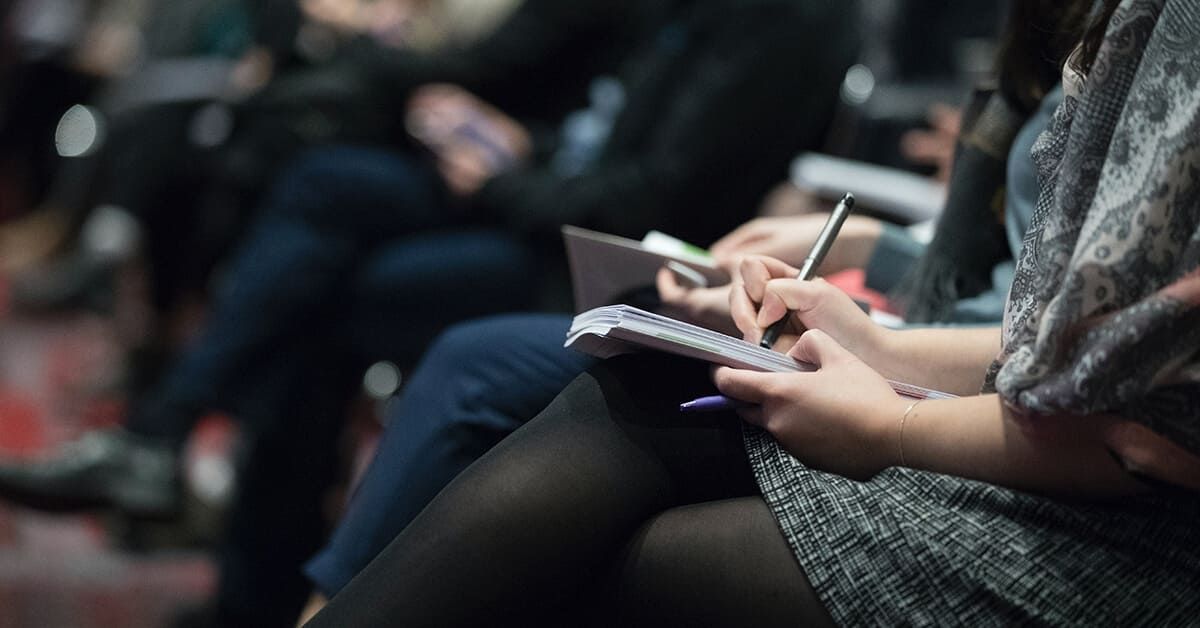 Tung sản phẩm mới, Marketer cần làm việc với ai?
