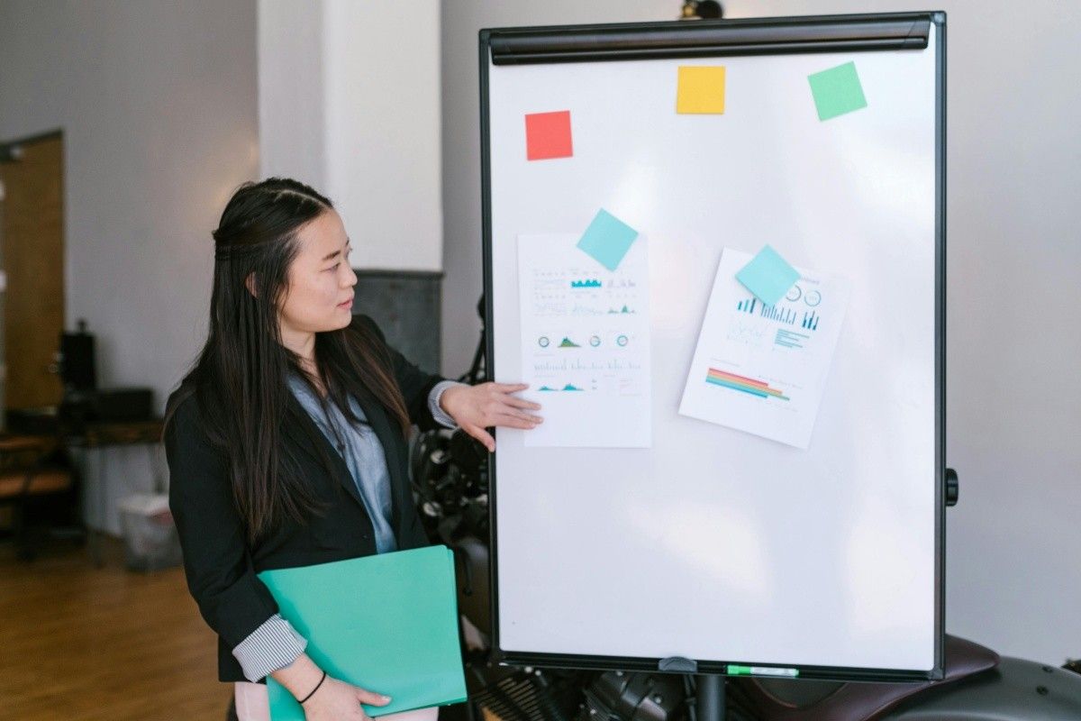 Việc đọc Case-study có thể giúp bạn hiểu được mạch suy nghĩ của người khác, nhưng tất cả đã được trau chuốt và rút gọn lại.