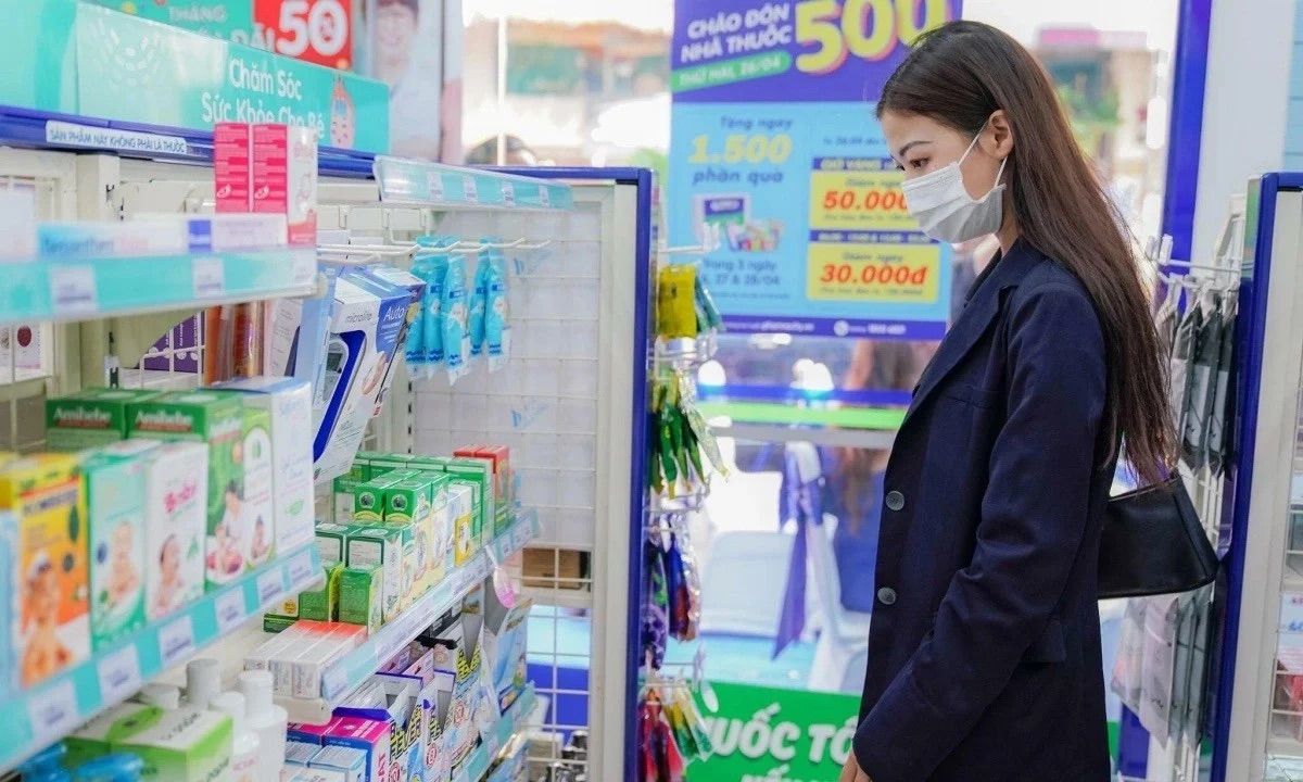 Nhóm khách hàng Giá trị thấp có hành vi mua “nhỏ giọt” và chỉ phát sinh nhu cầu mua sắm khi có khuyến mãi sâu.