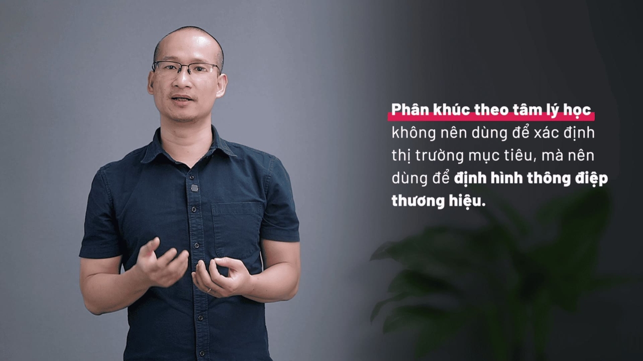 Segmentation & Targeting: Phân khúc Thị trường & Lựa chọn Phân khúc mục tiêu